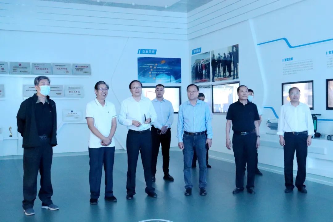 市區(qū)老干部一行蒞臨順和集團(tuán)考察指導(dǎo)