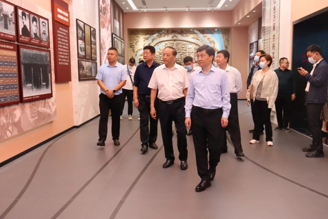 市人大常委會主任、黨組書記崔鳳友一行蒞臨順和集團(tuán)參觀指導(dǎo)