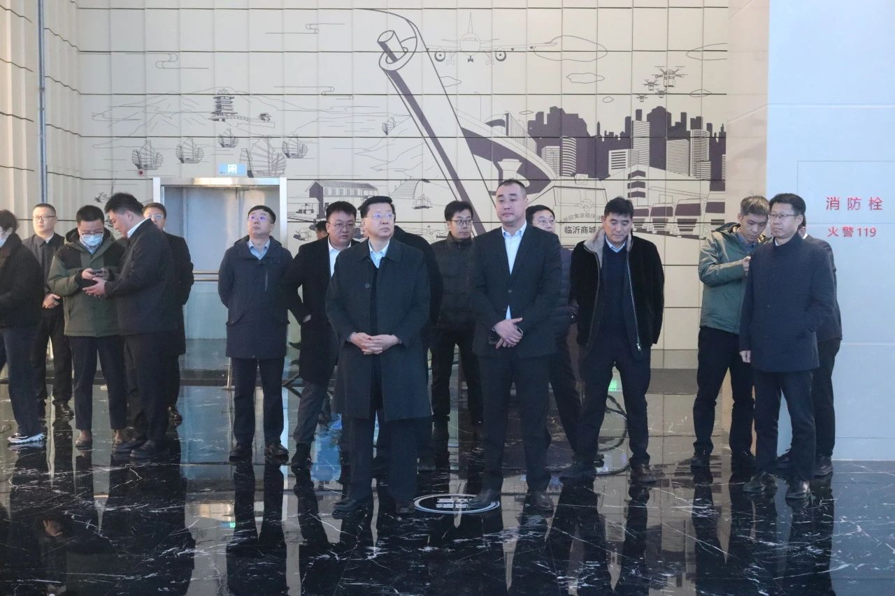 中國(guó)融通資產(chǎn)管理集團(tuán)調(diào)研組蒞臨順和國(guó)際智慧物流園參觀調(diào)研