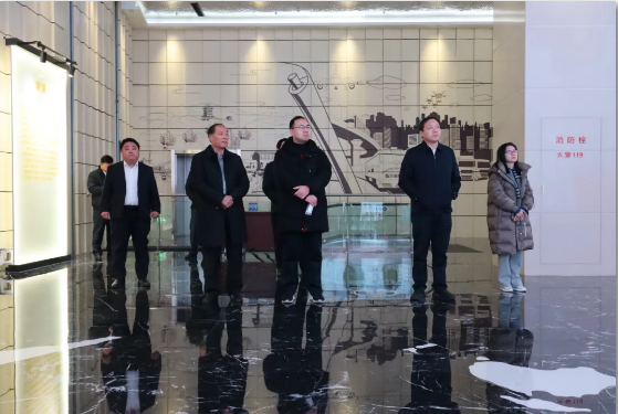 市交通運(yùn)輸局考察組蒞臨順和國際智慧物流園