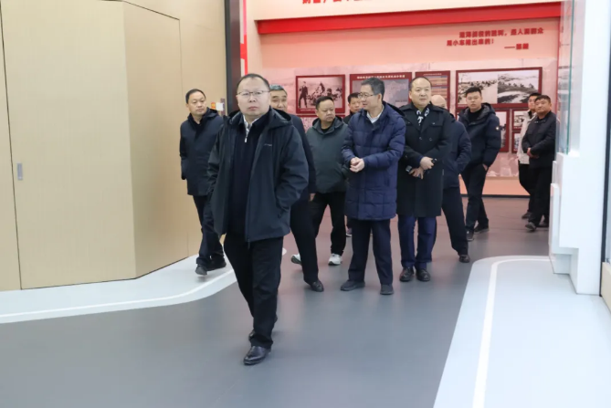 潁泉區(qū)委副書記劉斌一行蒞臨順和國際智慧物流園參觀考察